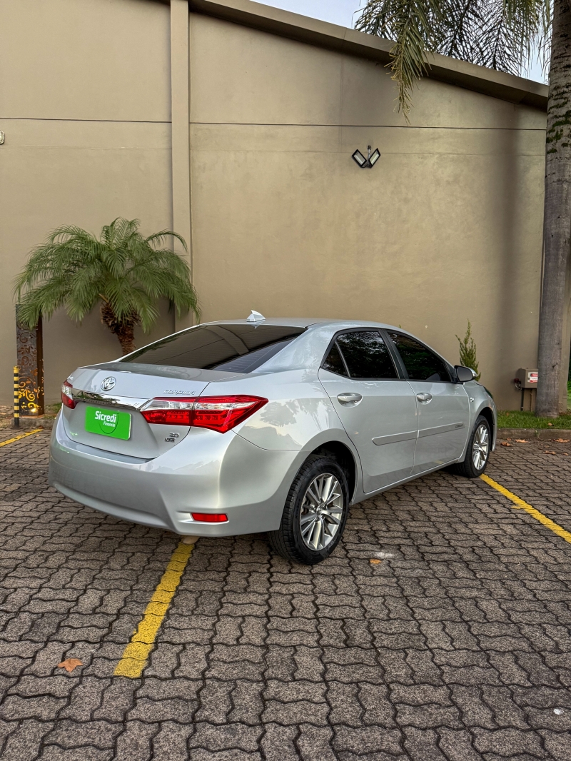 Toyota Corolla XEi 2.0 Flex 16V Aut.